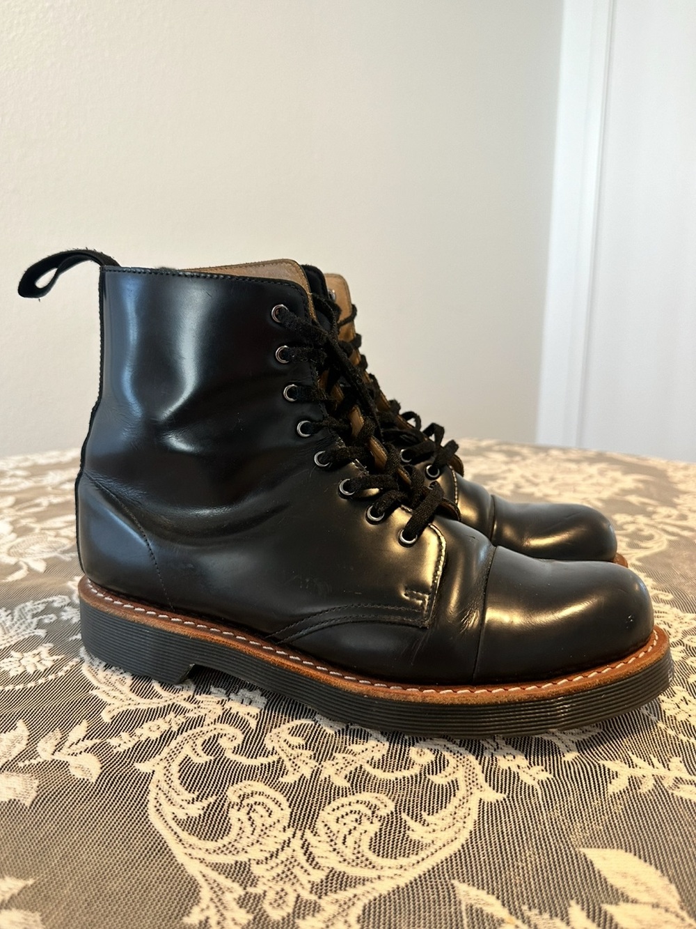 Dr. Martens Charlton Boots